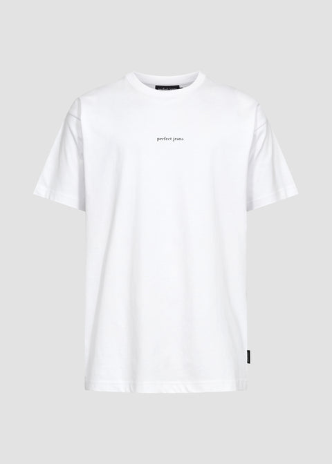 Hvid unisex t-shirt fra Perfect Jeans, med sort logo midt på brystet, set forfra.