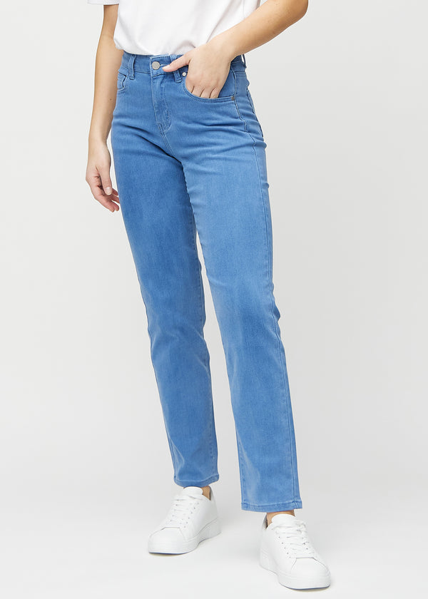 Regular jeans for women in blue, color Geraniums. Front view on a model, showing the classic straight-leg fit.