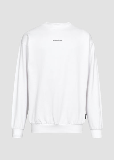 Hvid unisex sweatshirt fra Perfect Jeans, med sort logo midt på brystet, set forfra.