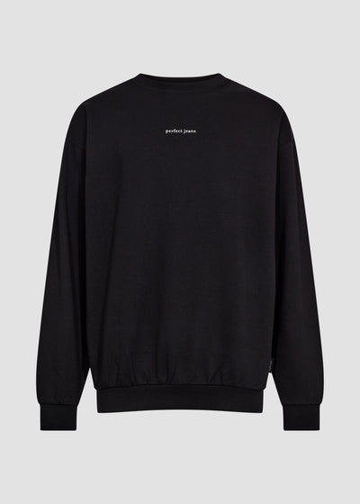 Sort unisex sweatshirt fra Perfect Jeans, med hvidt logo midt på brystet, set forfra.